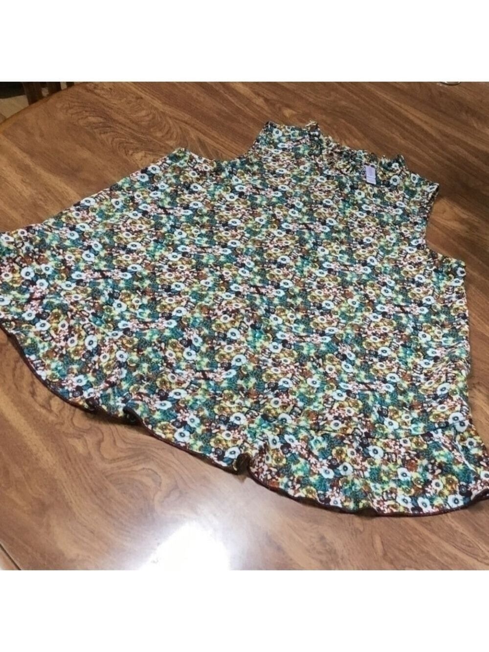 Sleeveless High Neck Floral Ruffled Top NWOT  Women's Tops Size Small - Picture 4 of 7